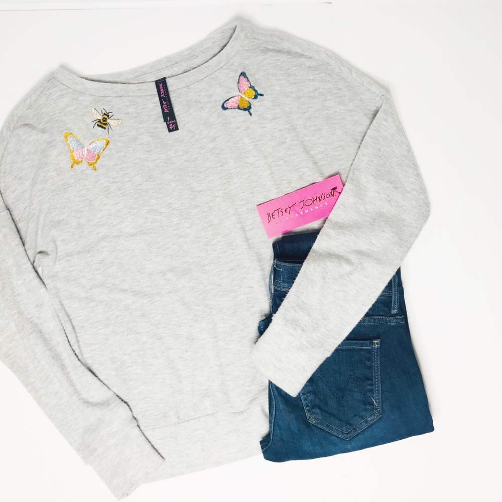 BETSY JOHNSON SCOOP NECK SOFT SWEATER